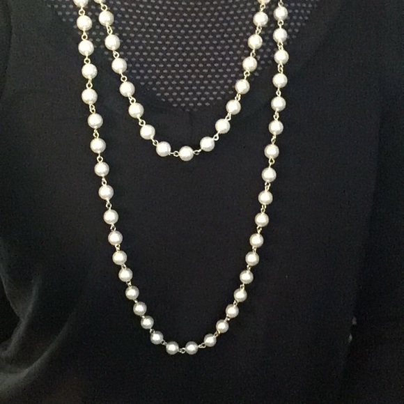 Single long pearl necklace - Picture 7 of 8